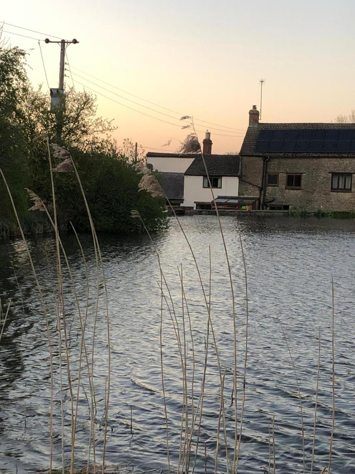 Astwell Mill Helmdon Exterior foto